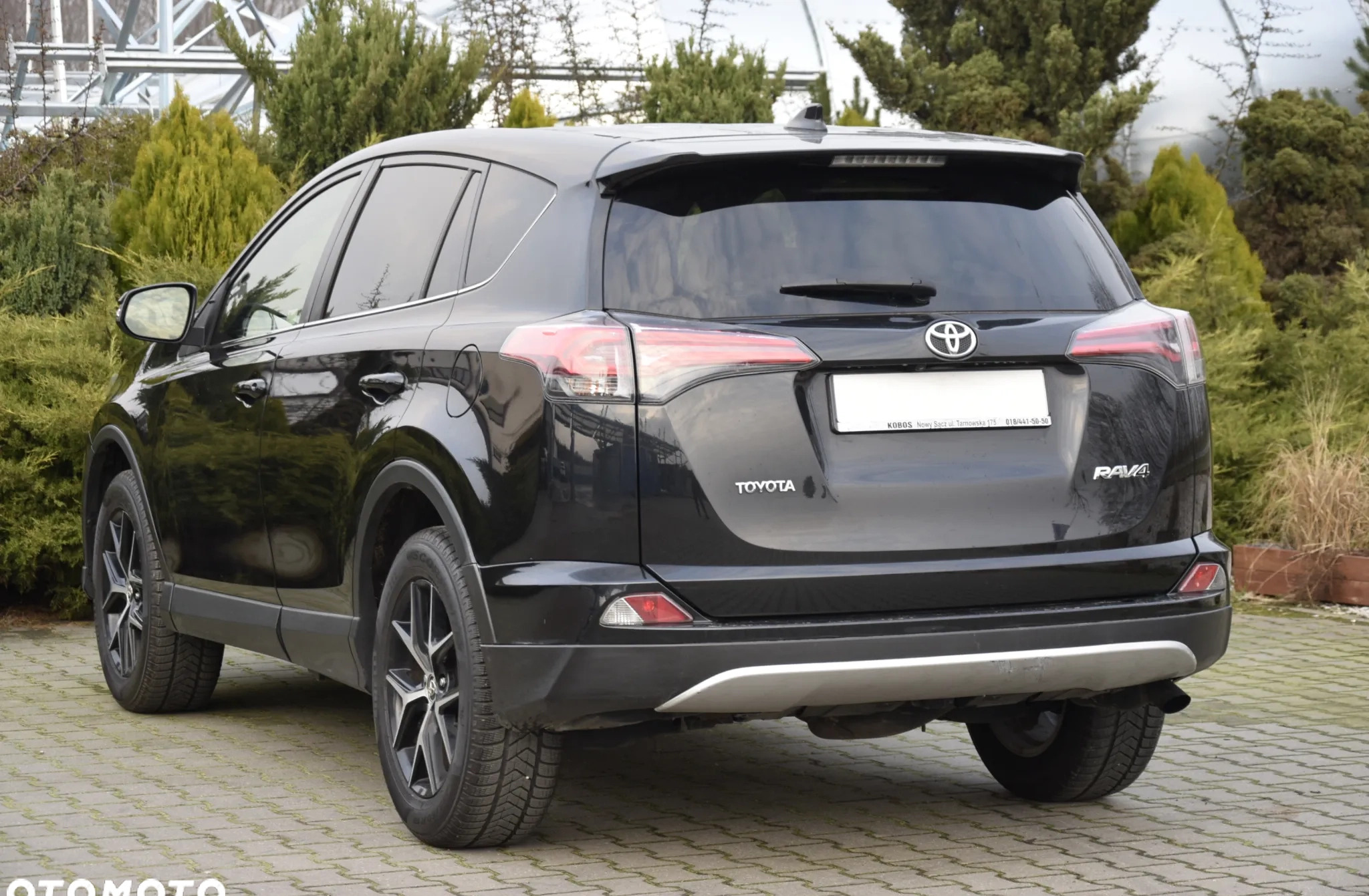 Toyota RAV4 cena 66800 przebieg: 328000, rok produkcji 2016 z Żuromin małe 326